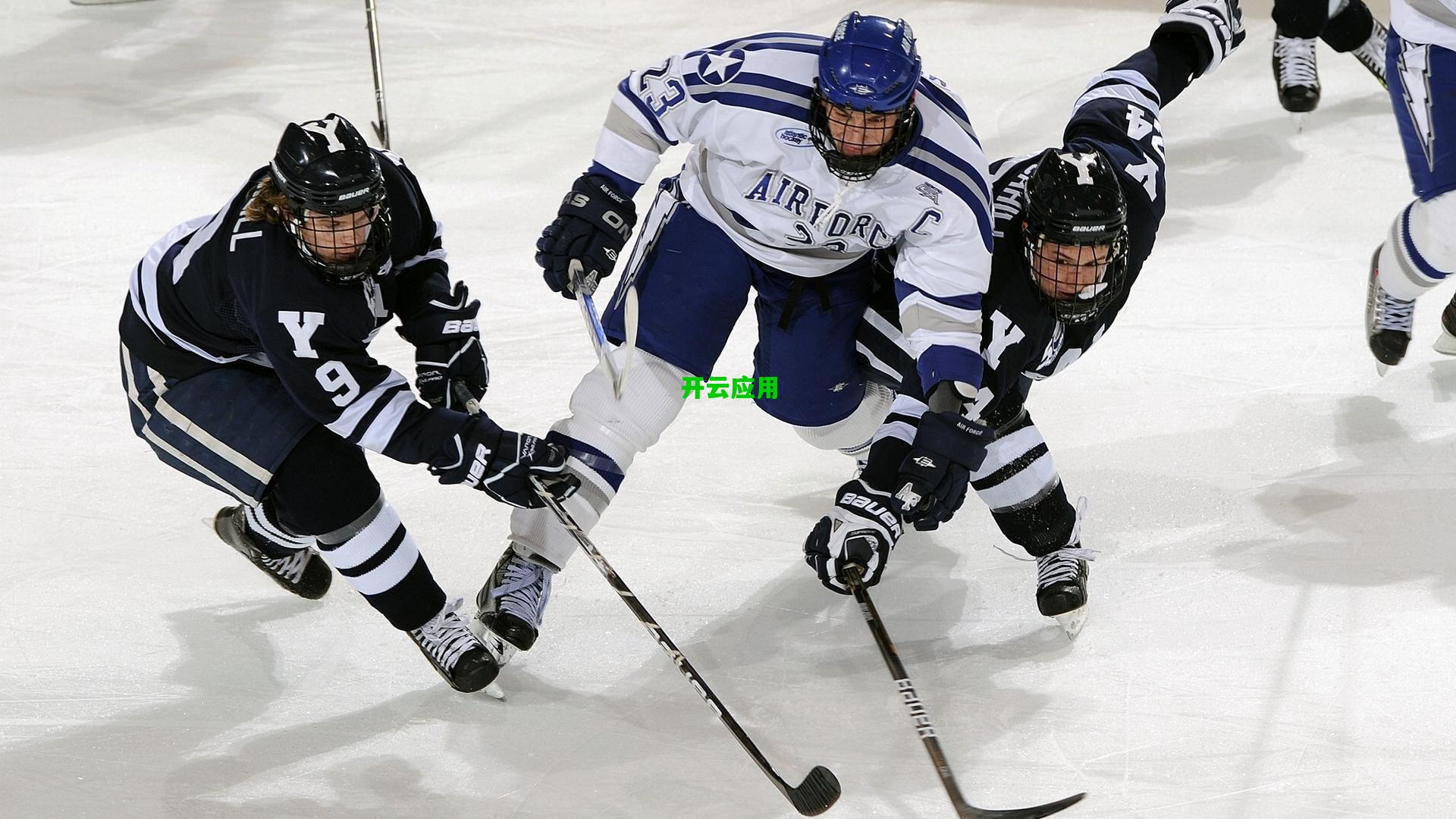 短跑新星闪耀全国锦标赛,破纪录表现引爆赛场