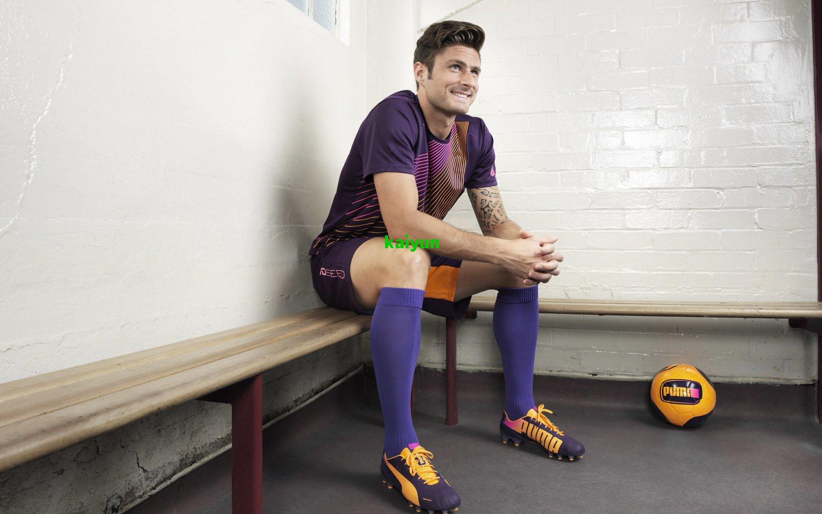 老帅婉拒续约留佳话，新帅上位双国家队模式开启新时代