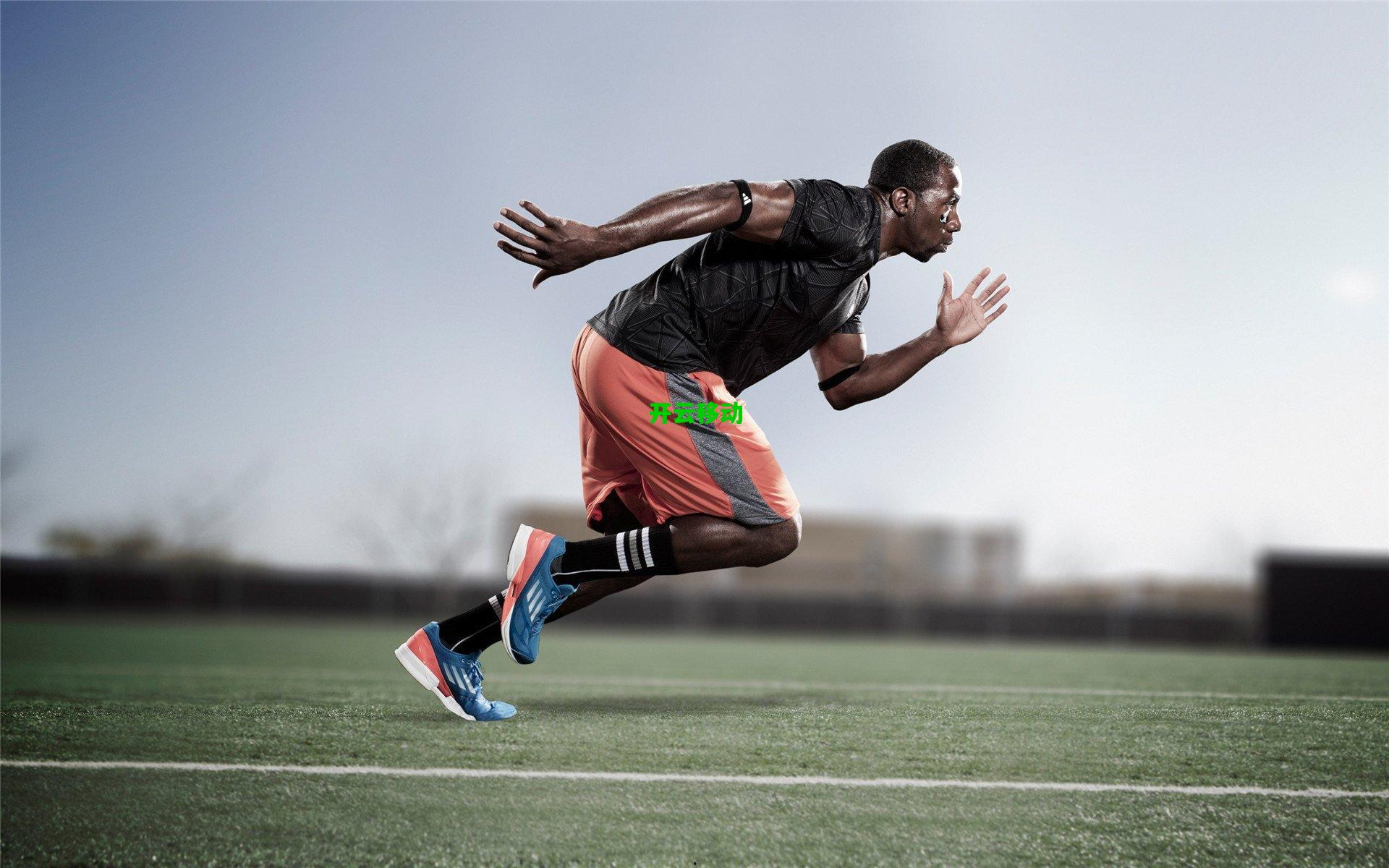 罗马诺独家澄清，曼联今夏未就阿德耶米转会进行谈判